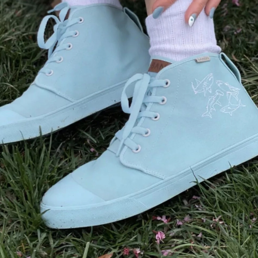 Bangs NWOB High Top Shark Sneakers